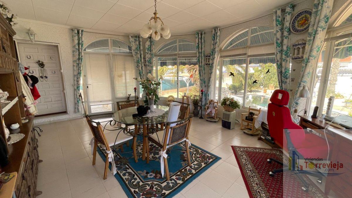 For sale of chalet in Torrevieja