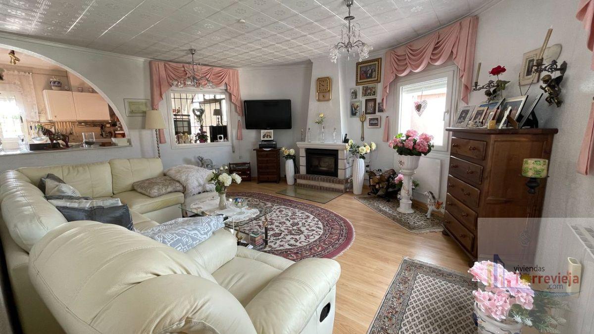 For sale of chalet in Torrevieja