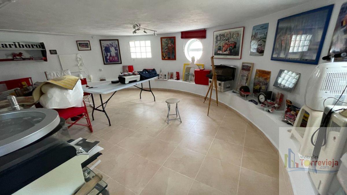 For sale of chalet in Torrevieja