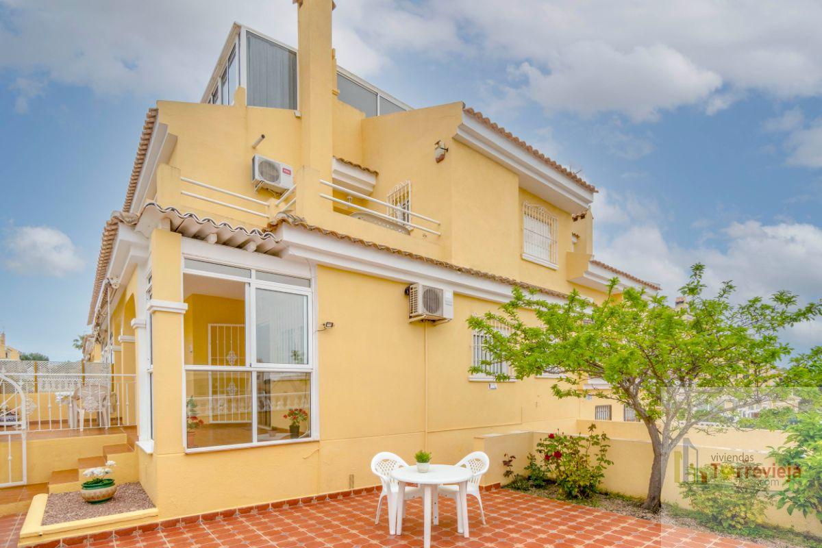 For sale of chalet in Orihuela Costa