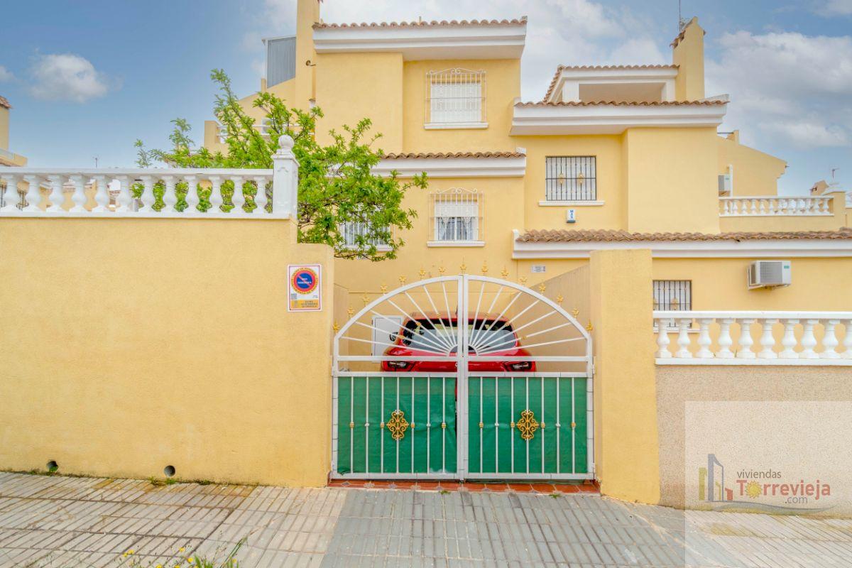For sale of chalet in Orihuela Costa