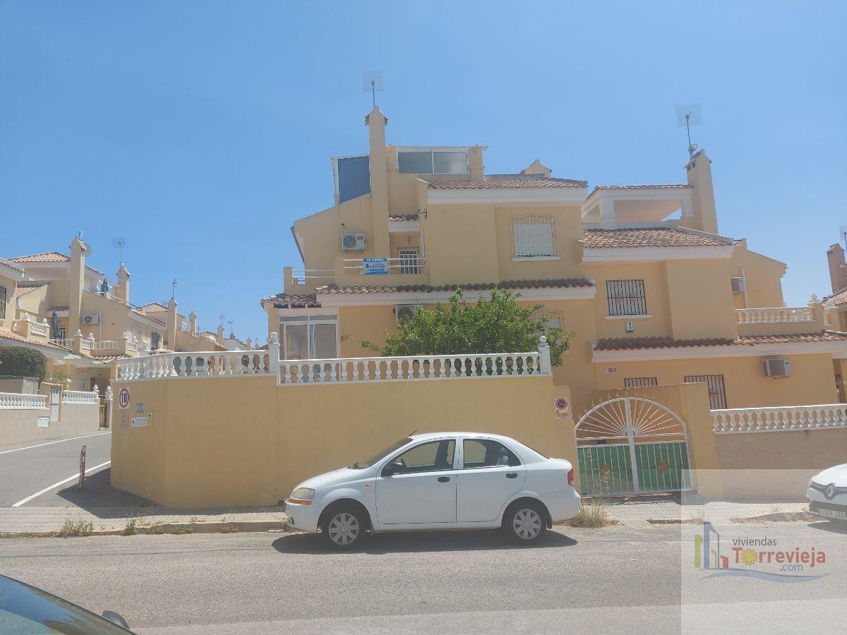 For sale of chalet in Orihuela Costa
