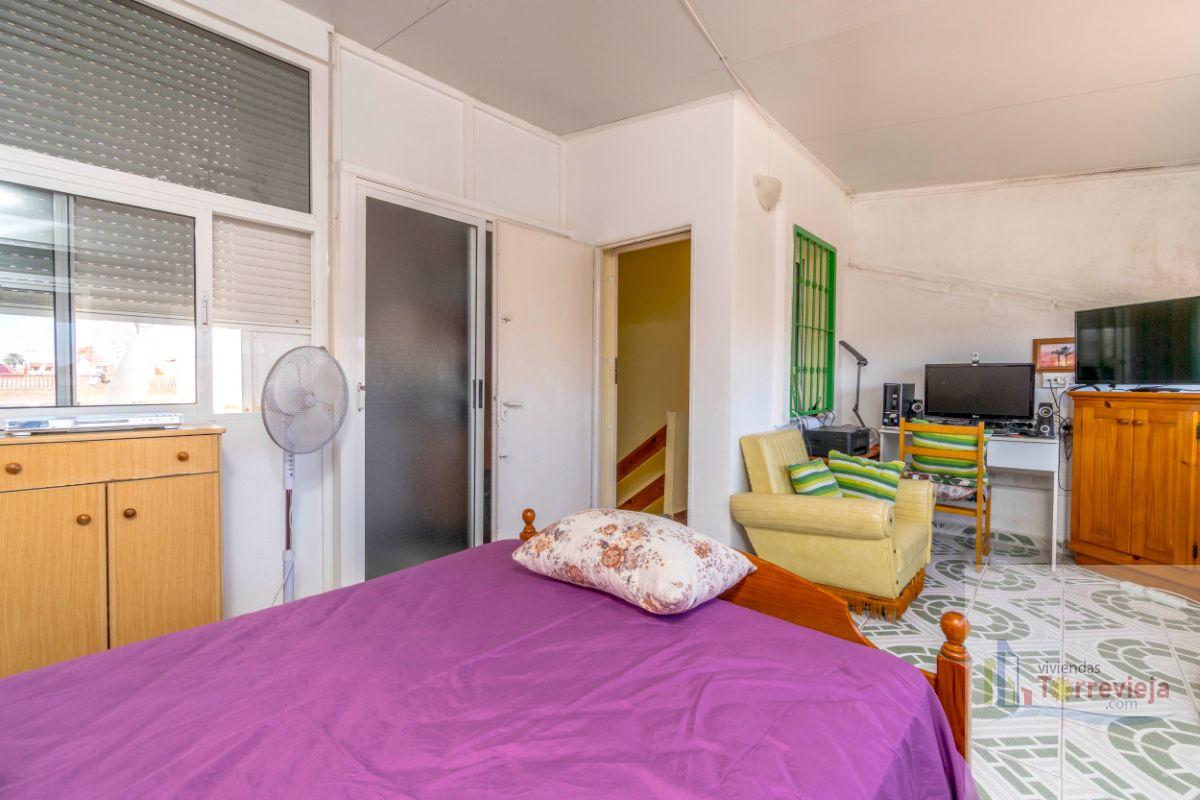 For sale of chalet in Torrevieja