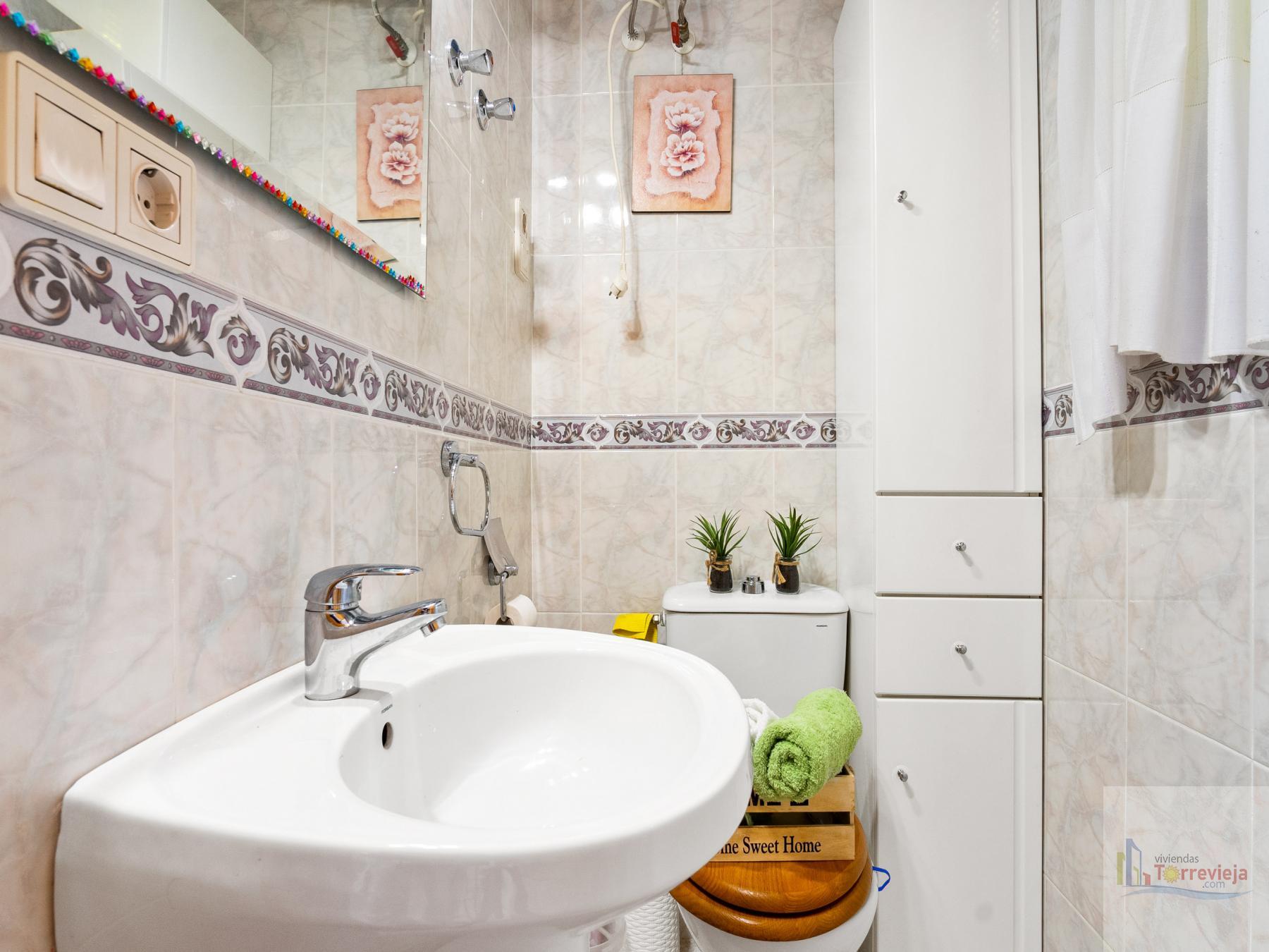 For sale of chalet in Torrevieja