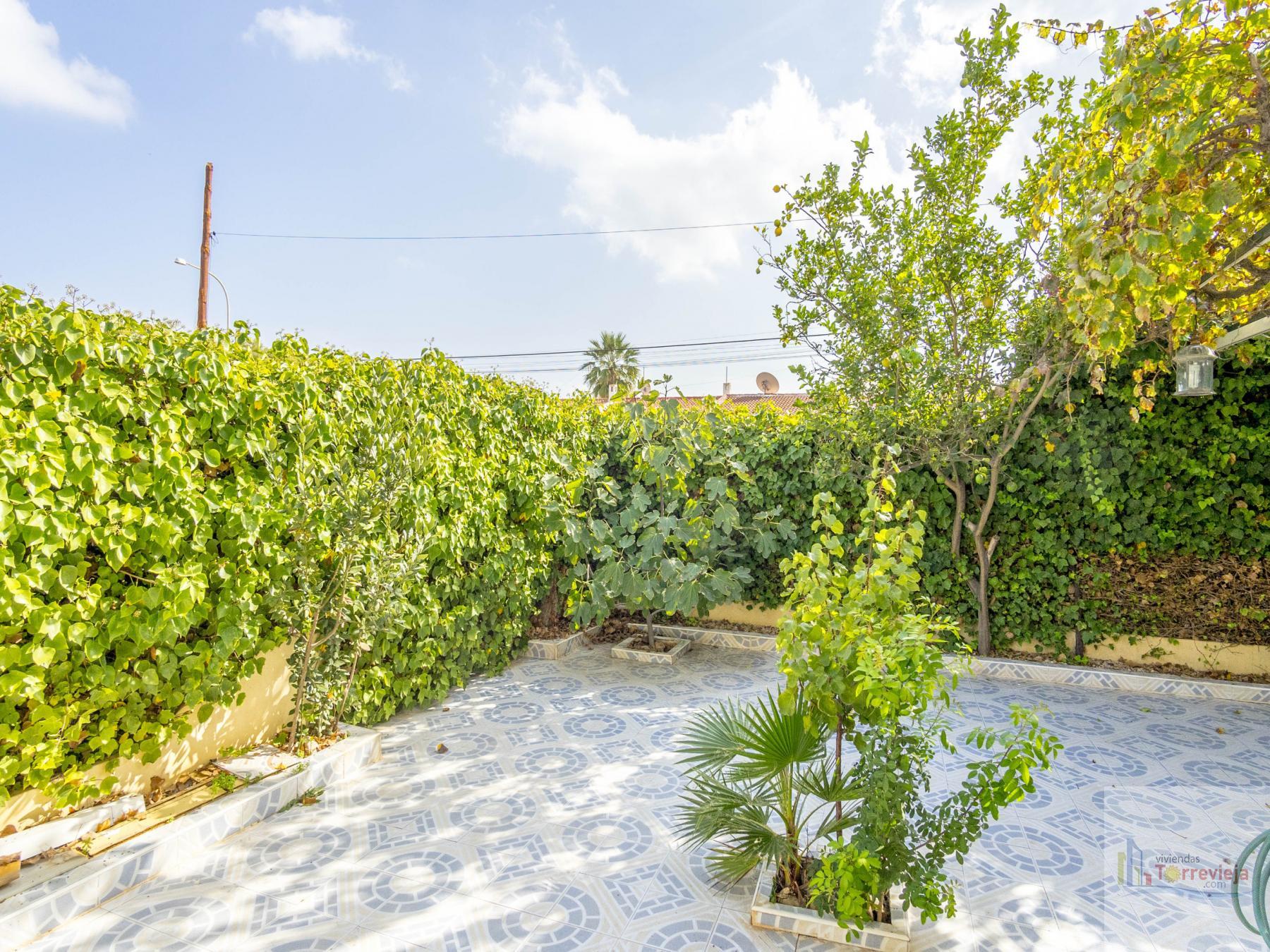 For sale of chalet in Torrevieja