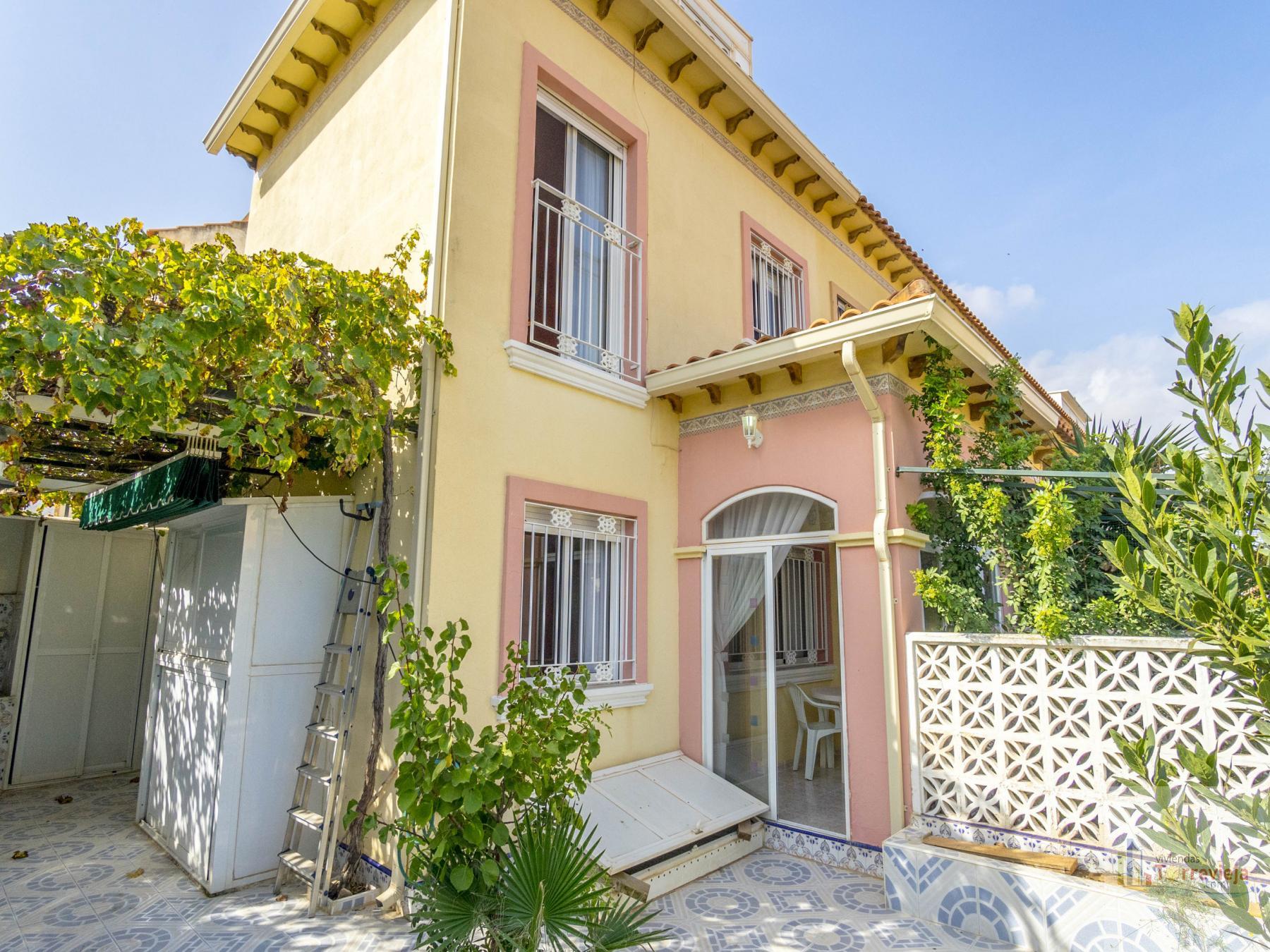 For sale of chalet in Torrevieja