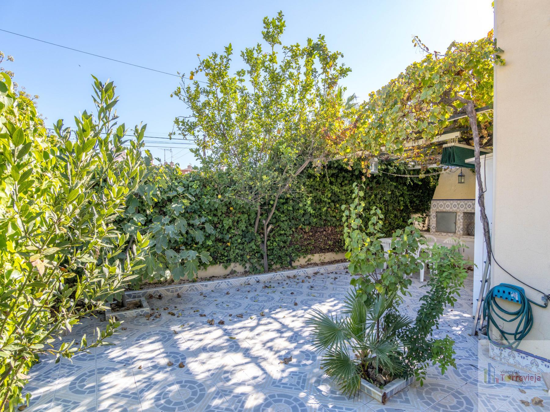 For sale of chalet in Torrevieja