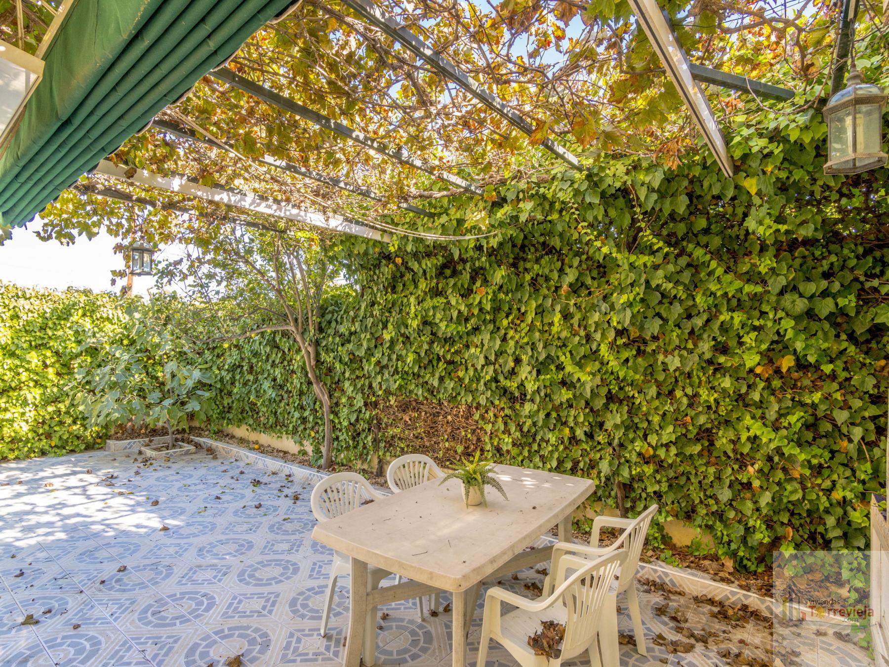 For sale of chalet in Torrevieja