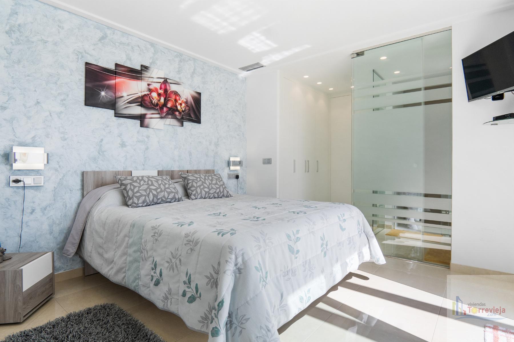 For sale of chalet in Torrevieja