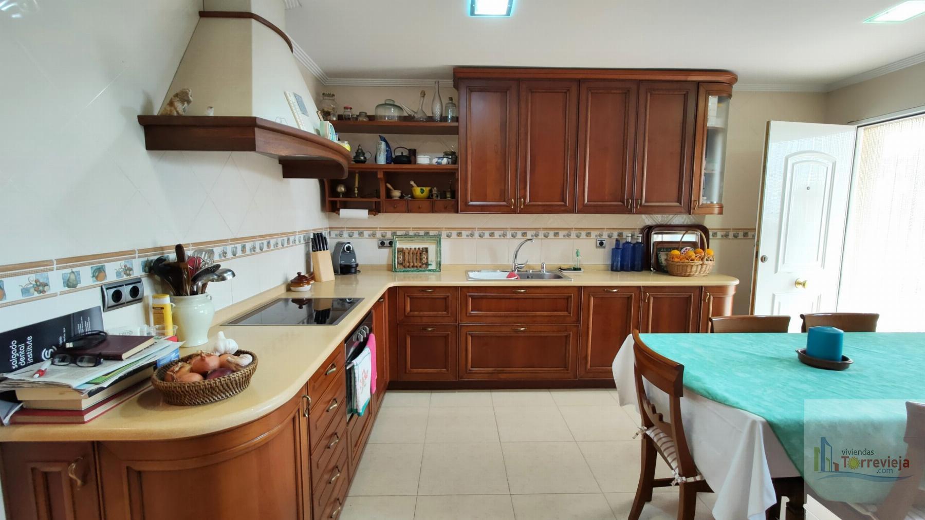 For sale of chalet in Torrevieja