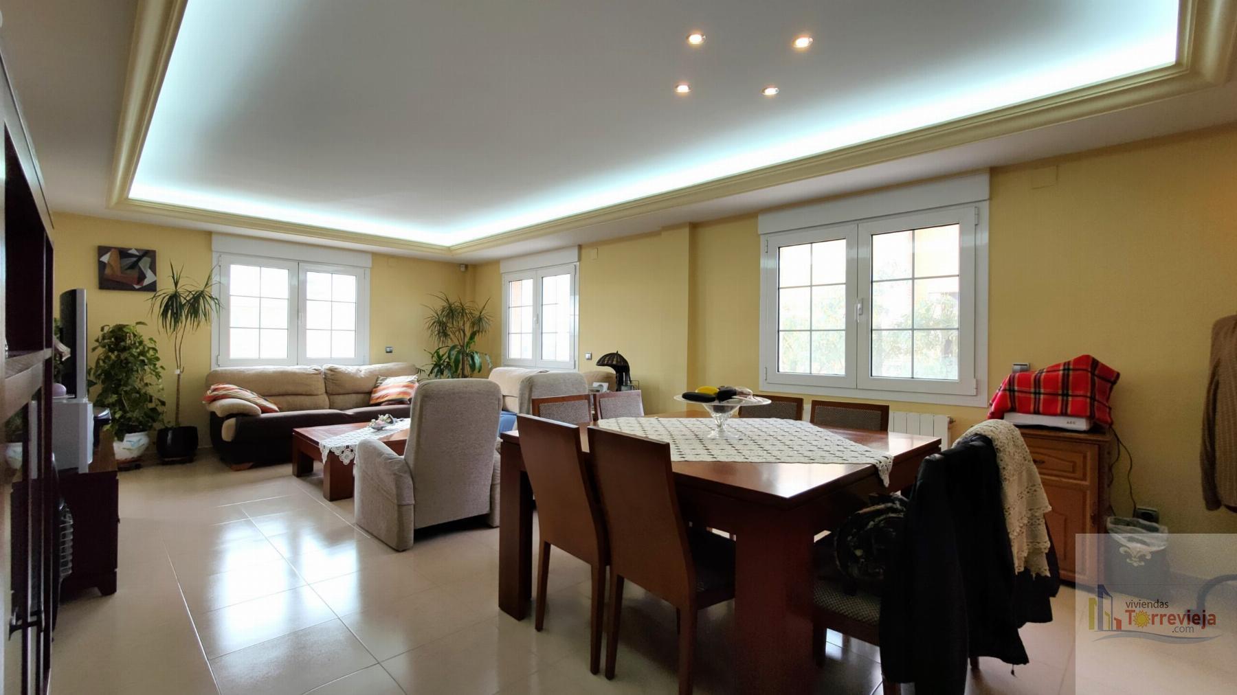 For sale of chalet in Torrevieja