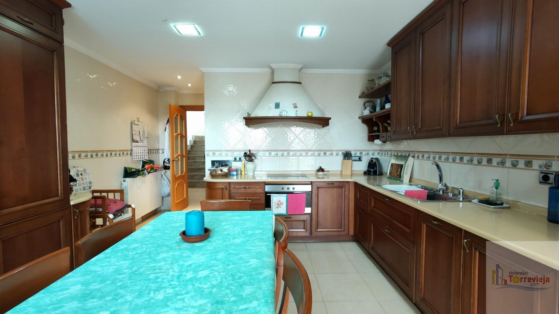 For sale of chalet in Torrevieja