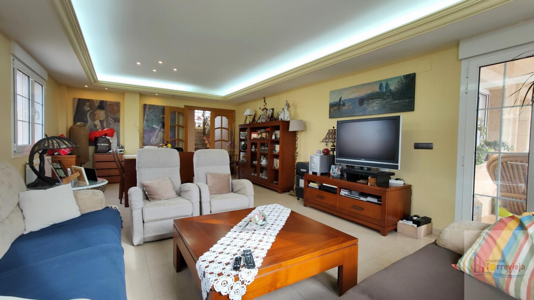 For sale of chalet in Torrevieja