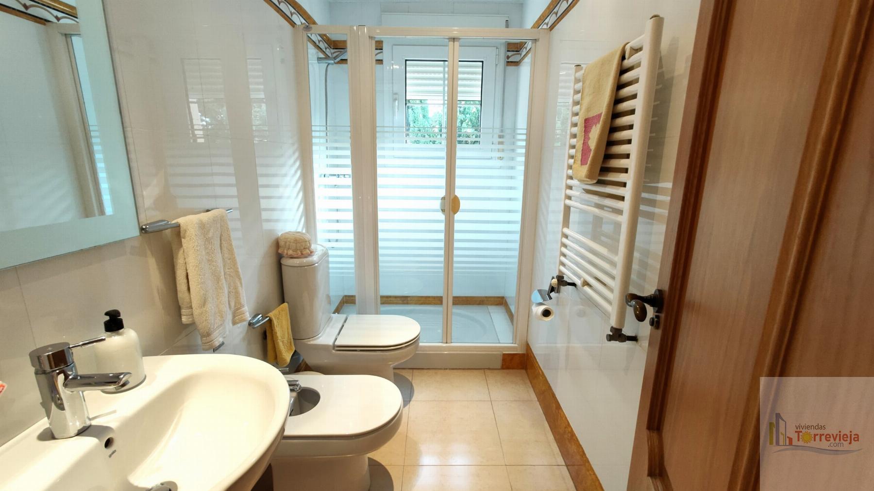 For sale of chalet in Torrevieja
