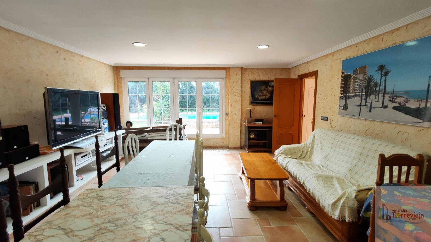 For sale of chalet in Torrevieja