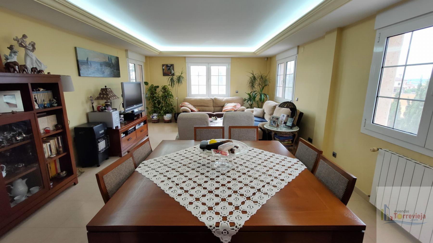 For sale of chalet in Torrevieja