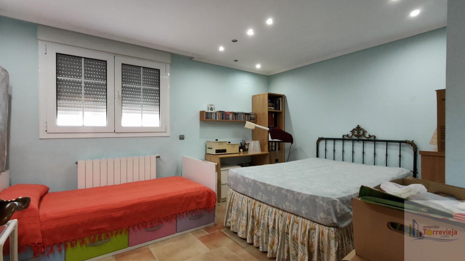 For sale of chalet in Torrevieja