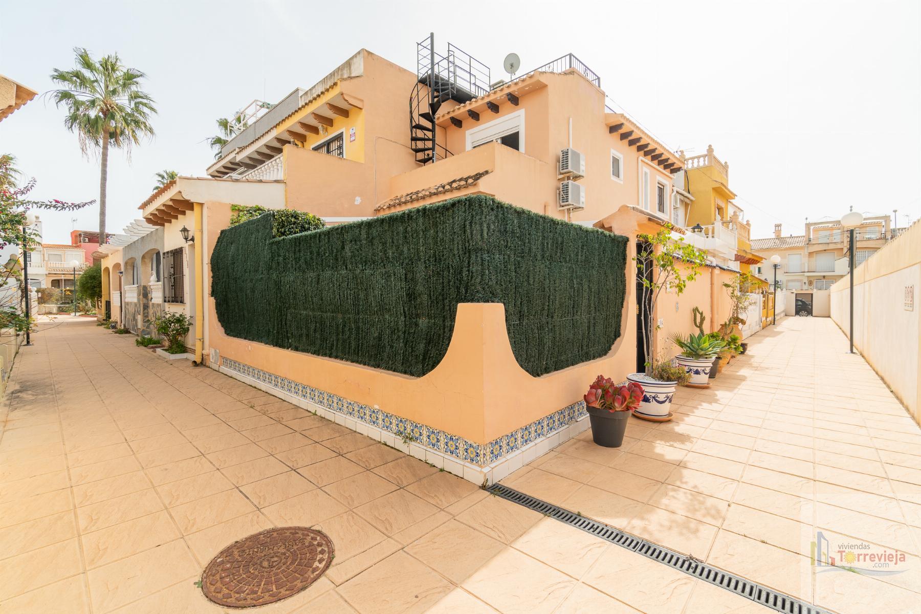 For sale of chalet in Orihuela Costa
