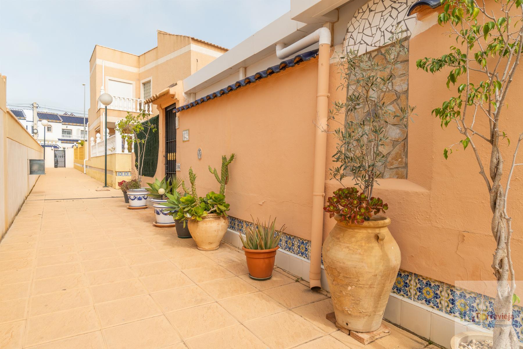 For sale of chalet in Orihuela Costa