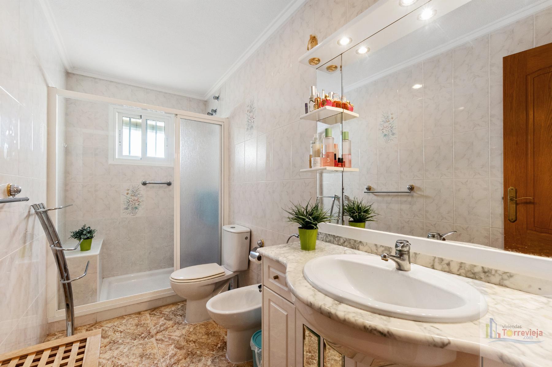 For sale of penthouse in Torrevieja