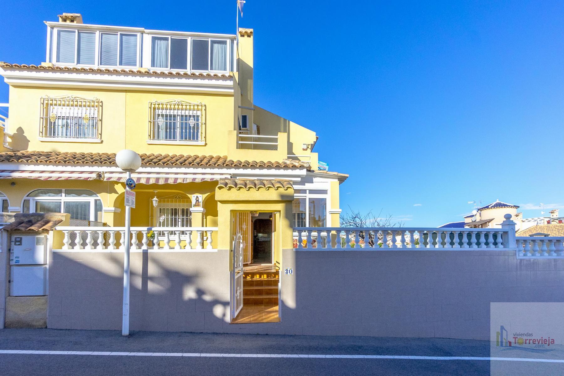 For sale of chalet in Orihuela Costa