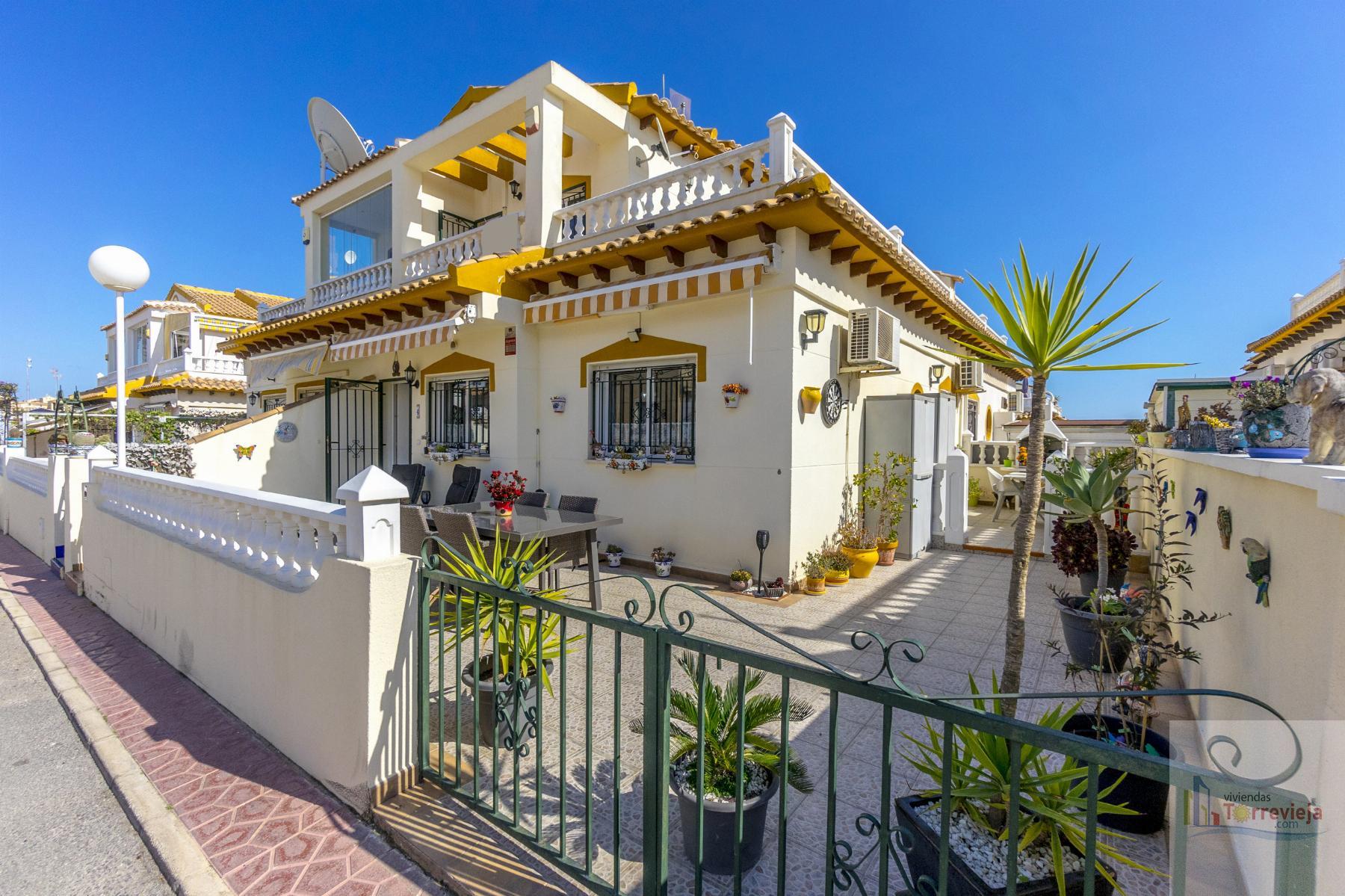 For sale of duplex in Orihuela Costa