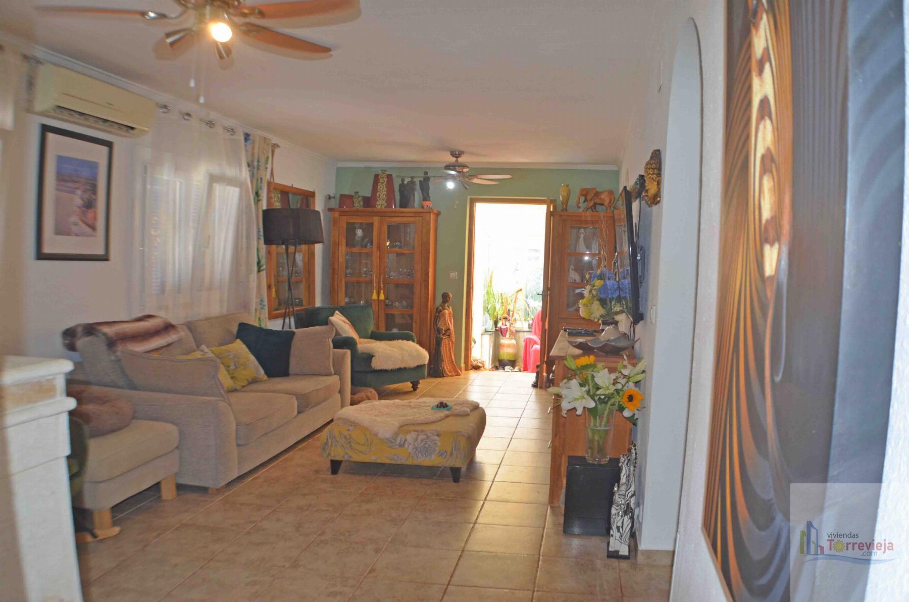 Venta de chalet en Orihuela Costa