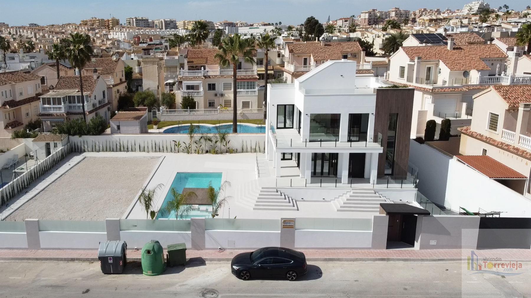 For sale of villa in Torrevieja
