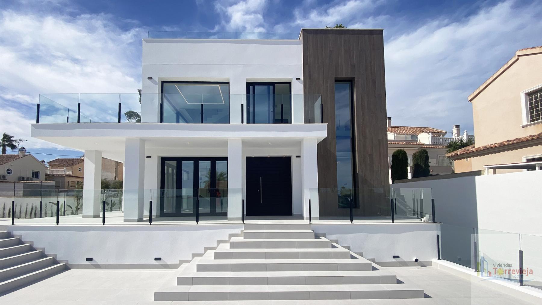 For sale of villa in Torrevieja