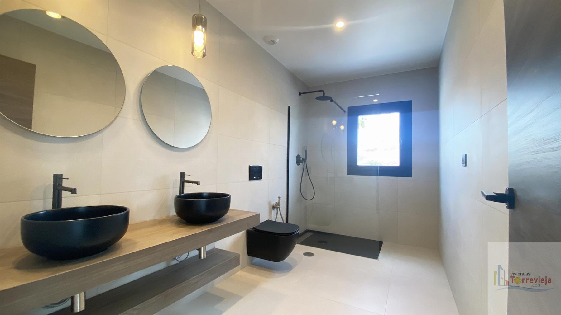 For sale of villa in Torrevieja