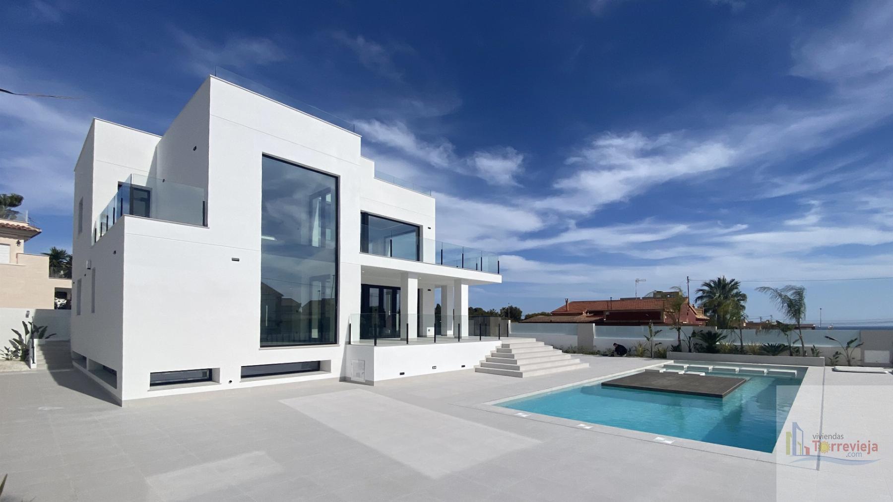For sale of villa in Torrevieja
