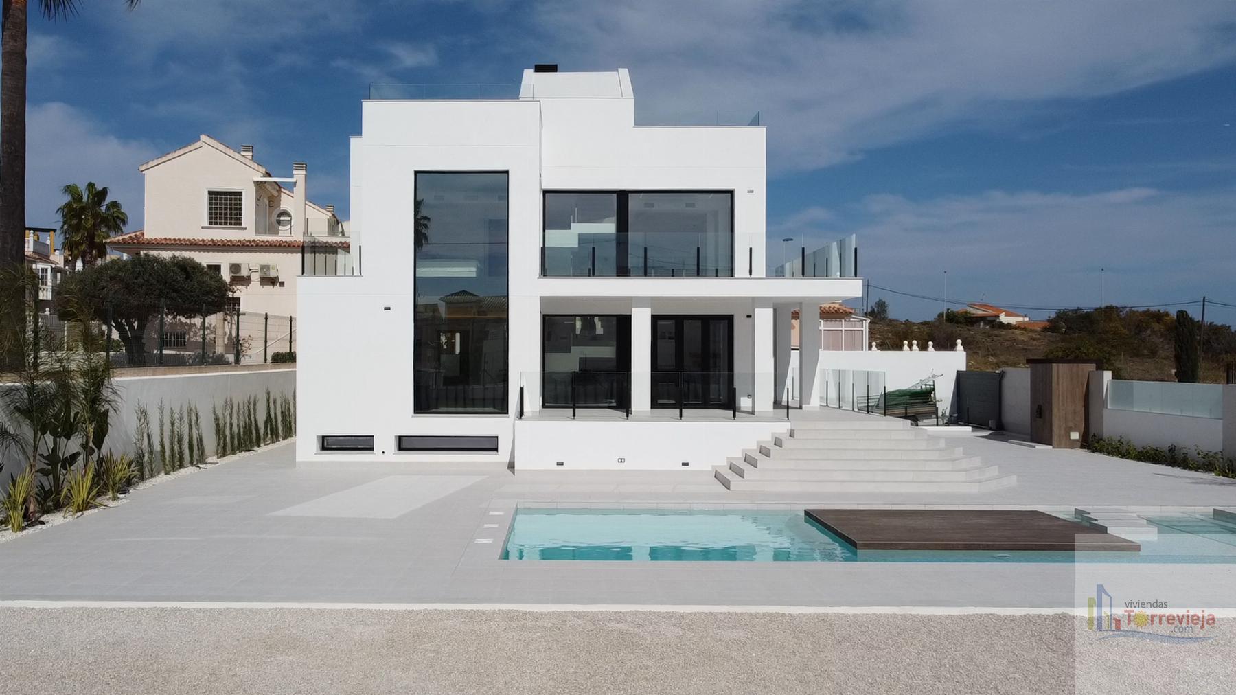 For sale of villa in Torrevieja