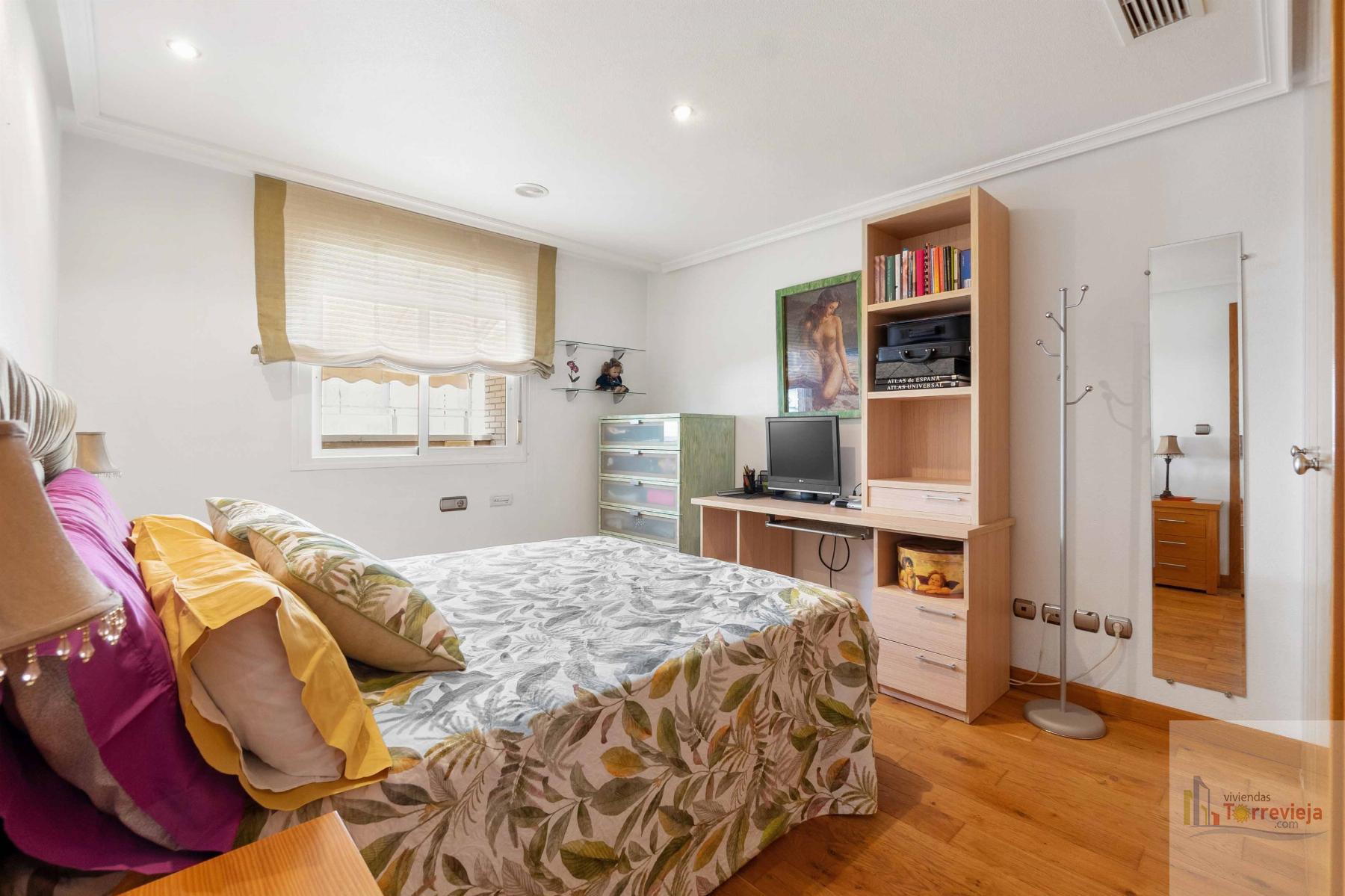 For sale of penthouse in Torrevieja