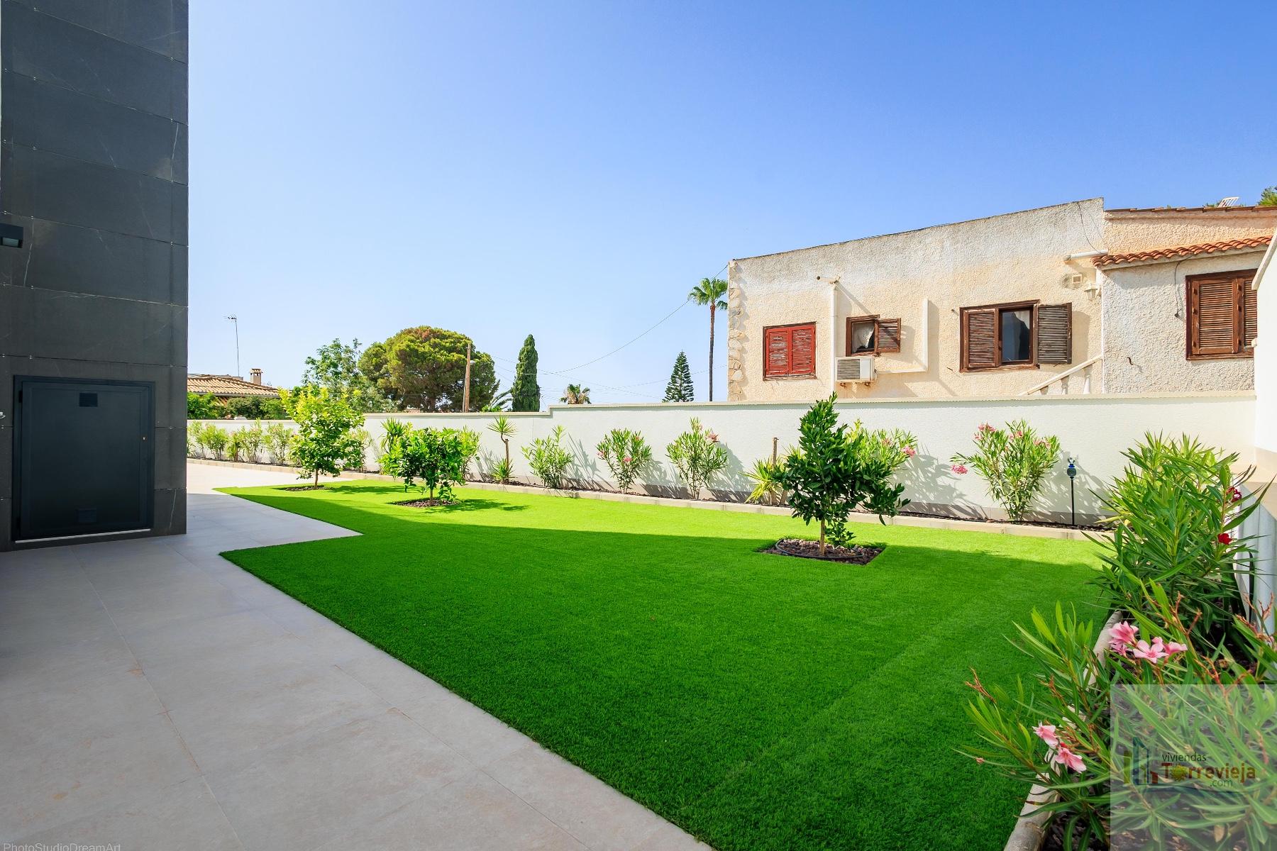For sale of villa in Torrevieja