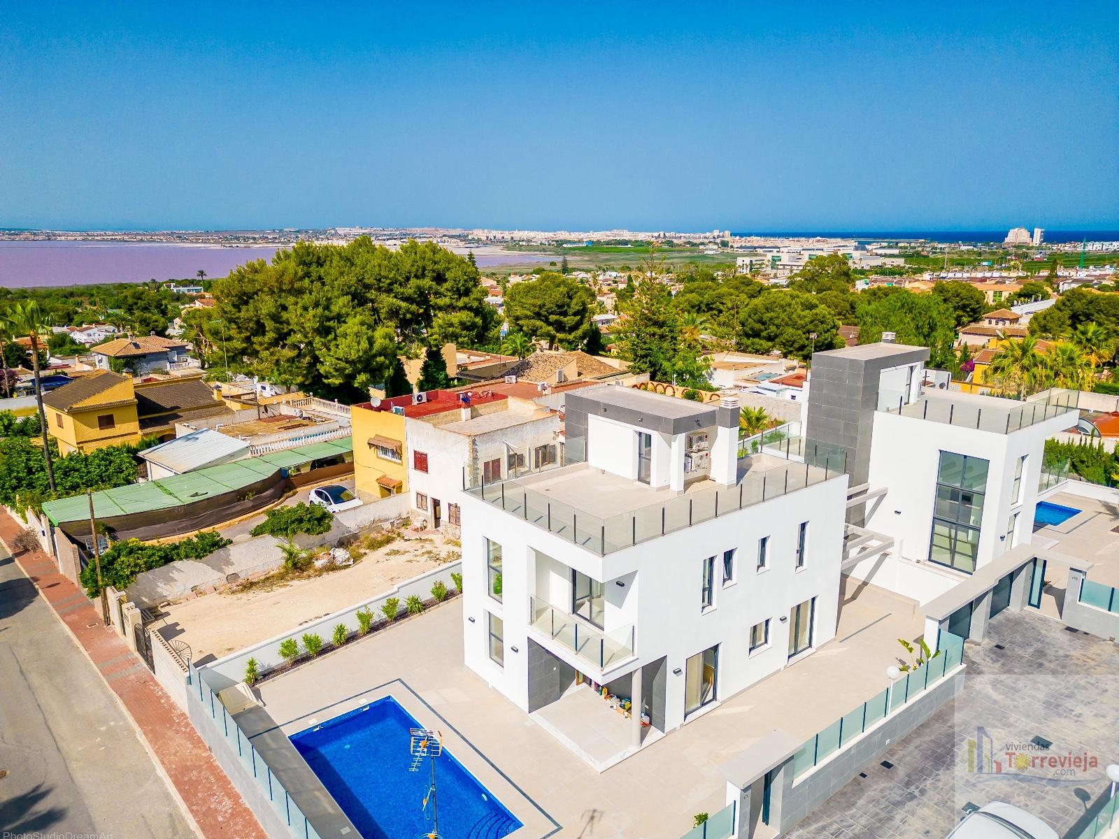 For sale of villa in Torrevieja