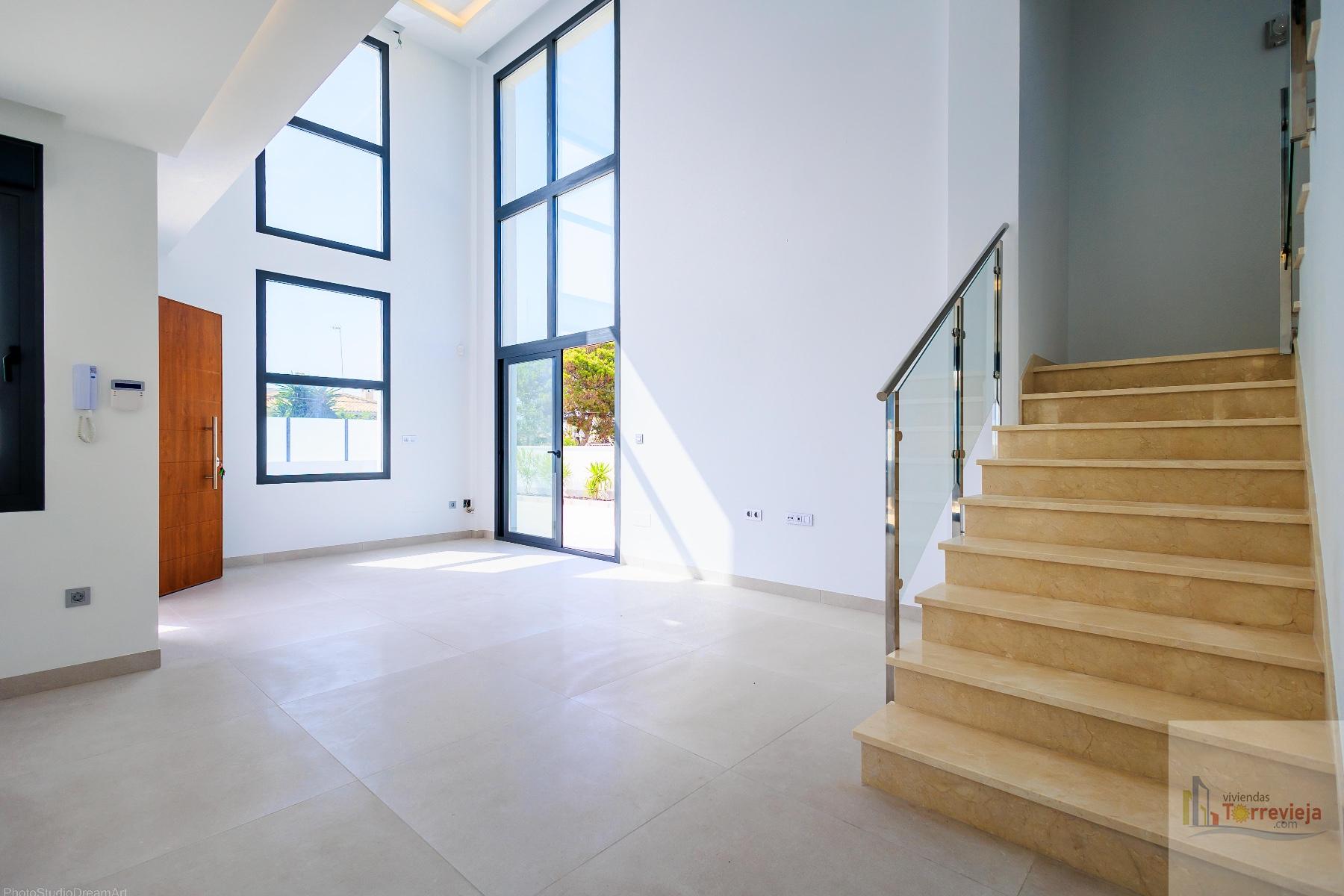For sale of villa in Torrevieja