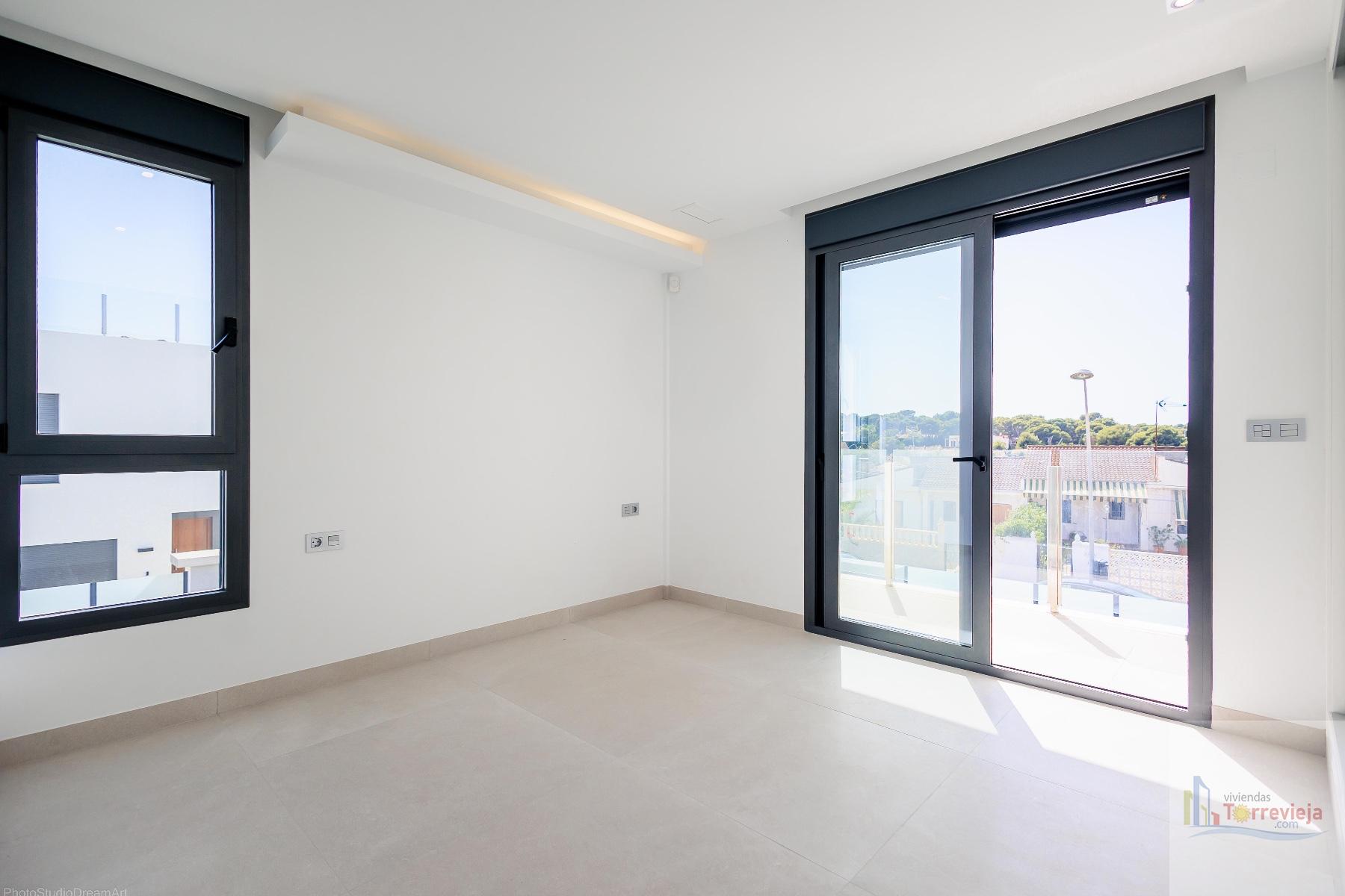 For sale of villa in Torrevieja