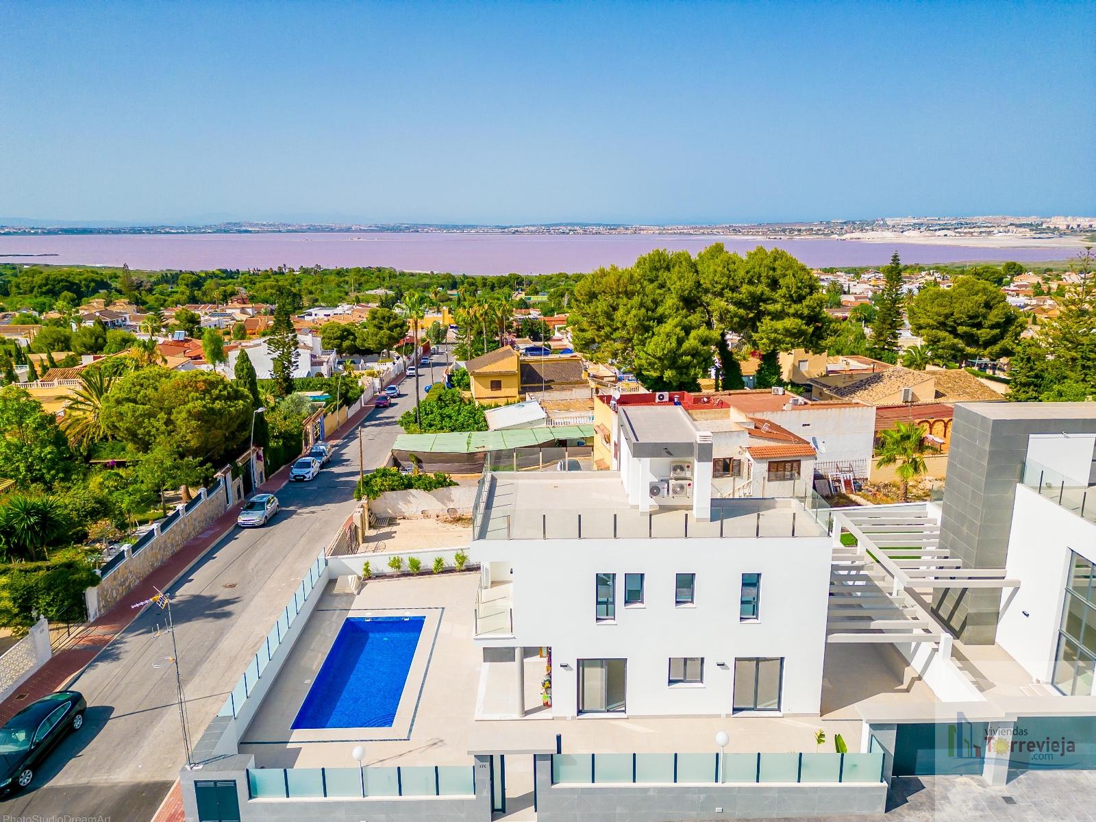 For sale of villa in Torrevieja