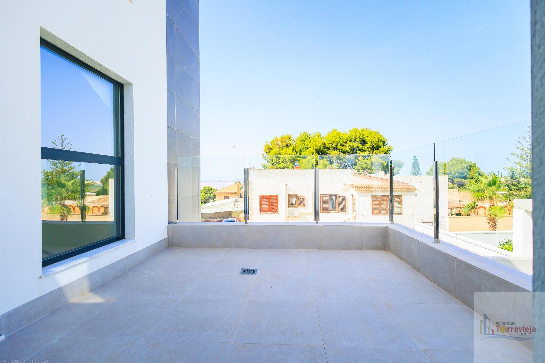 For sale of villa in Torrevieja