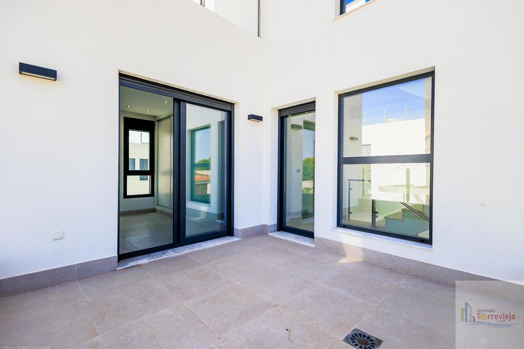 For sale of villa in Torrevieja