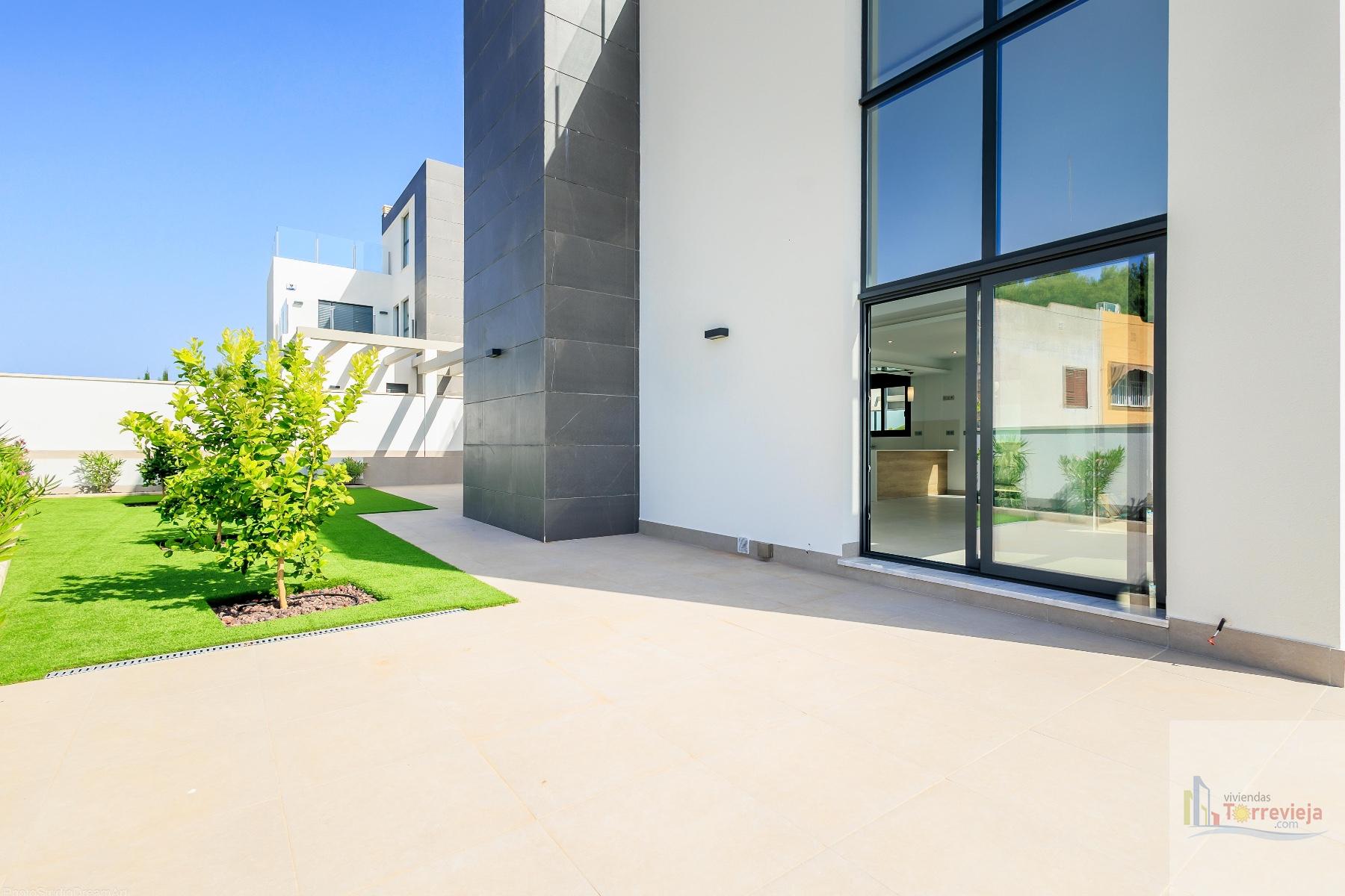 For sale of villa in Torrevieja
