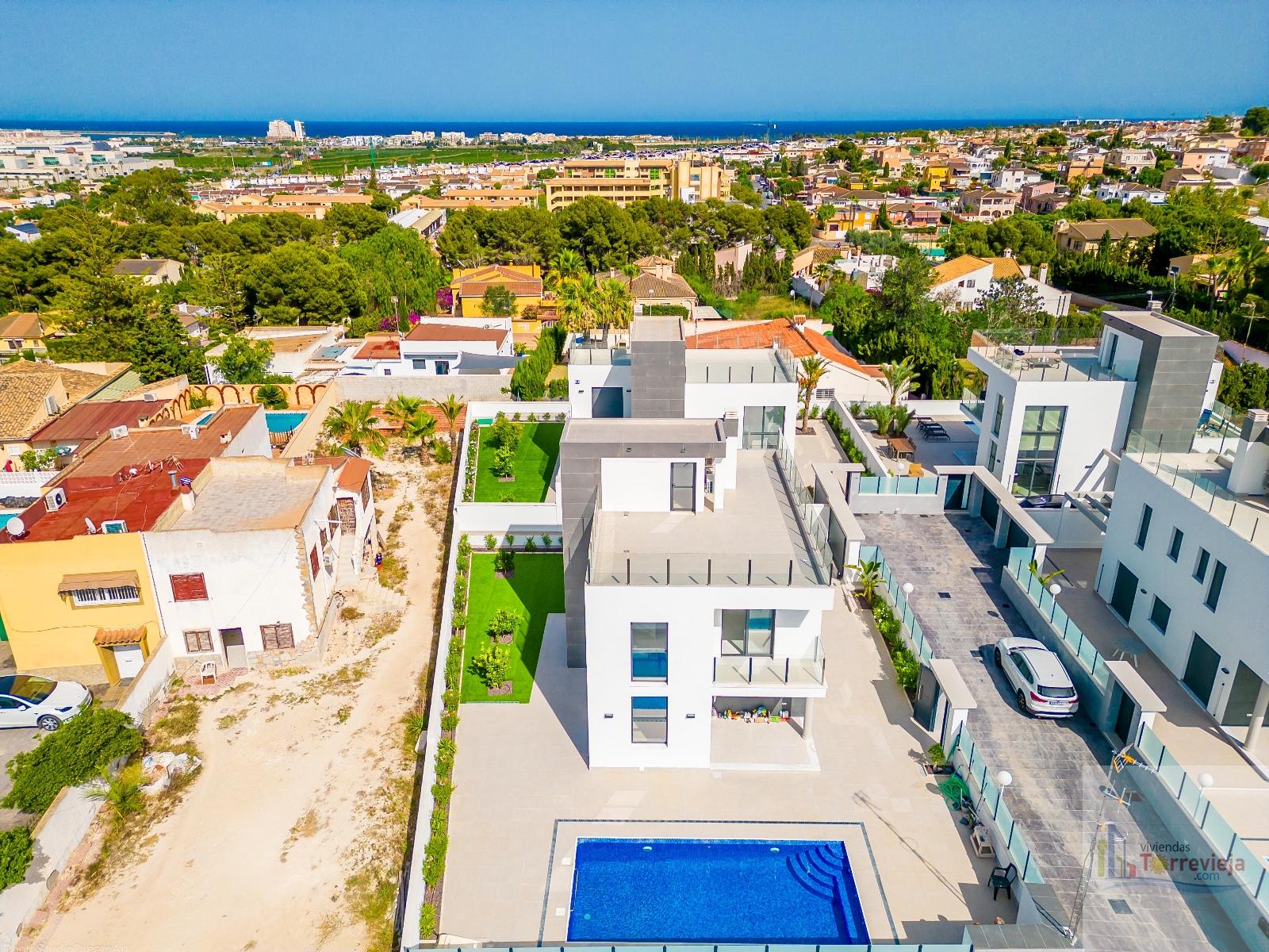 For sale of villa in Torrevieja