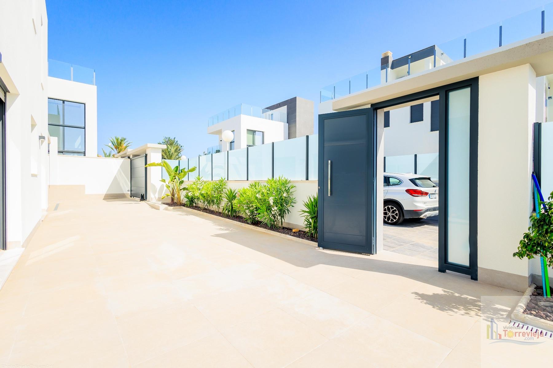 For sale of villa in Torrevieja