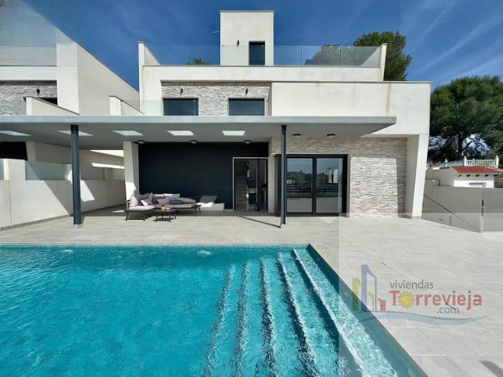 For sale of villa in Torrevieja