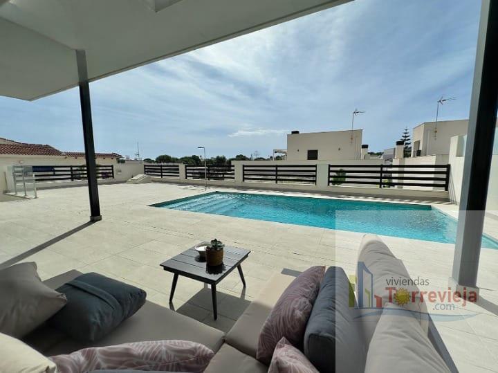 For sale of villa in Torrevieja
