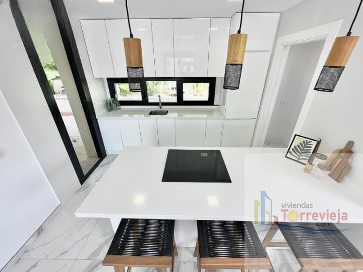 For sale of villa in Torrevieja