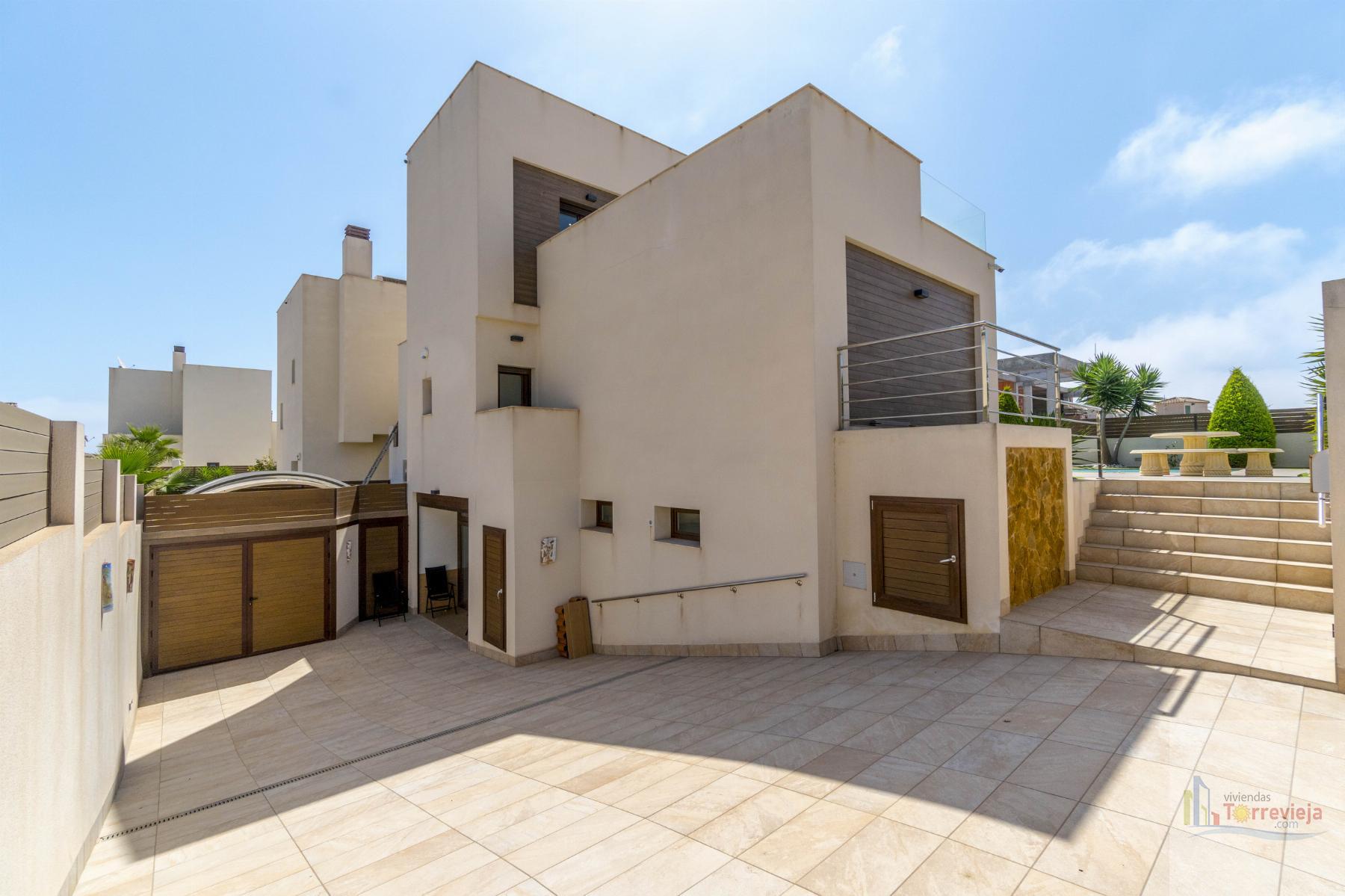 For sale of villa in Torrevieja