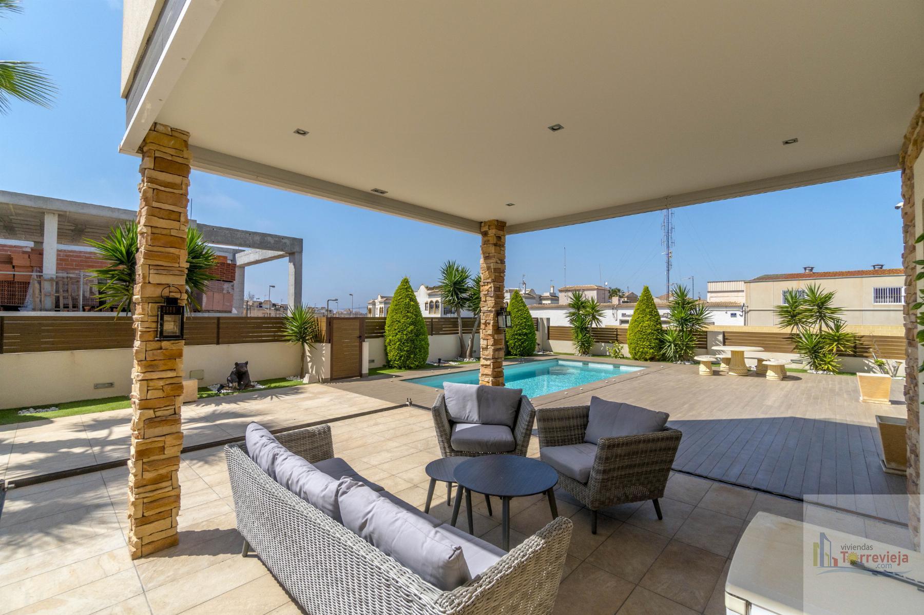 For sale of villa in Torrevieja