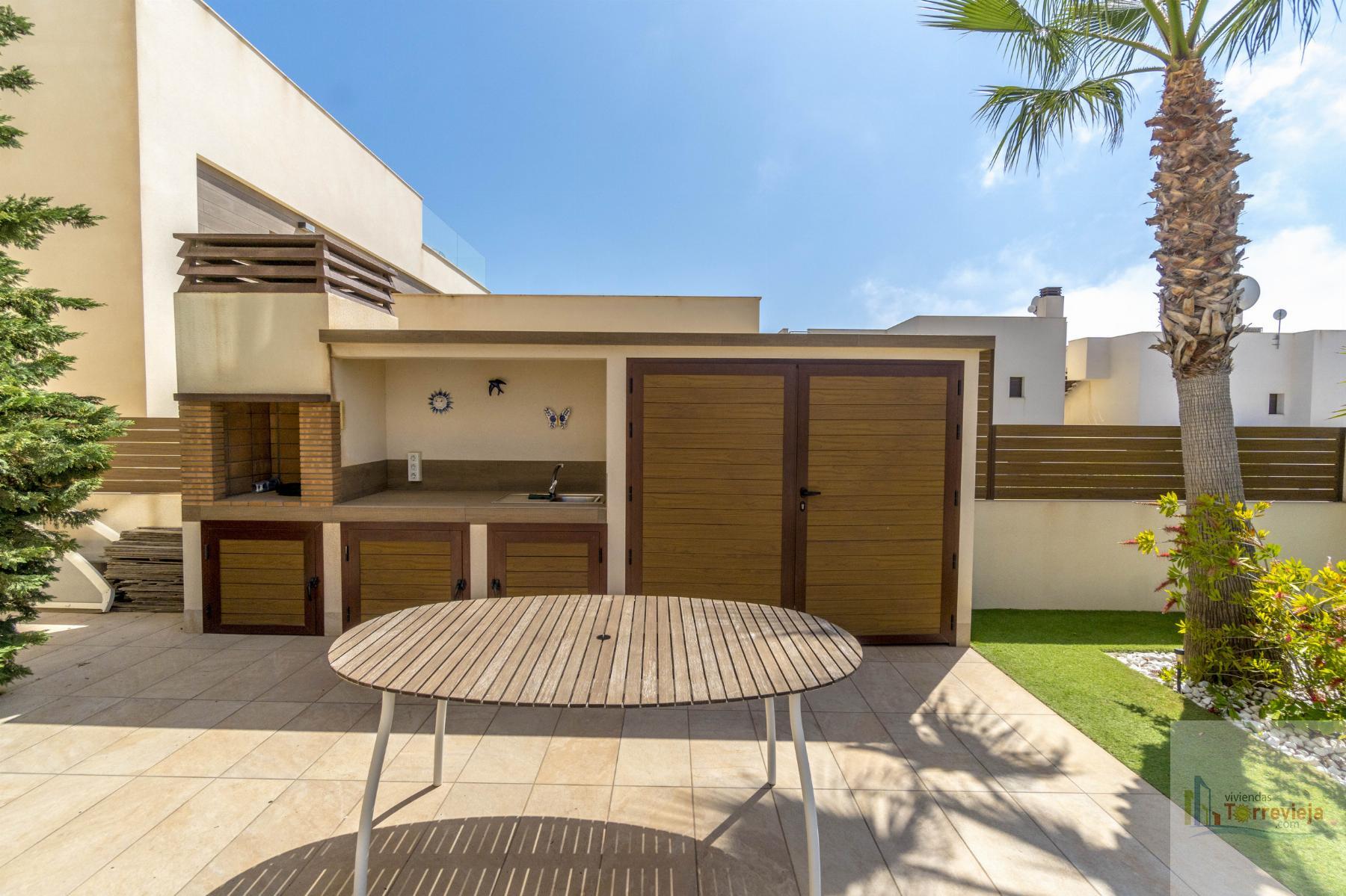 For sale of villa in Torrevieja