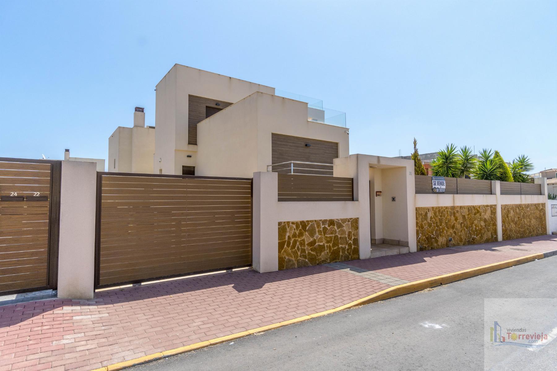 For sale of villa in Torrevieja